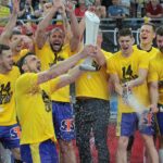 Piłkarze ręczni Vive Tauron Kielce świętują zdobycie Pucharu Polski / Krzysztof Bujnowicz / Radio Kielce