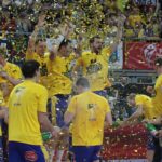 Piłkarze ręczni Vive Tauron Kielce świętują zdobycie Pucharu Polski / Krzysztof Bujnowicz / Radio Kielce