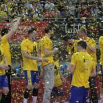 Piłkarze ręczni Vive Tauron Kielce świętują zdobycie Pucharu Polski / Krzysztof Bujnowicz / Radio Kielce