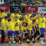 Piłkarze ręczni Vive Tauron Kielce świętują zdobycie Pucharu Polski / Krzysztof Bujnowicz / Radio Kielce