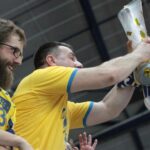 Piłkarze ręczni Vive Tauron Kielce świętują zdobycie Pucharu Polski / Krzysztof Bujnowicz / Radio Kielce