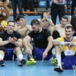 Piłkarze ręczni Vive Tauron Kielce świętują zdobycie Pucharu Polski / Krzysztof Bujnowicz / Radio Kielce