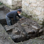 Szydłów. Odkrycia archeologów przy ruinach kościoła i szpitala świętego Ducha / Krzysztof Bujnowicz / Radio Kielce