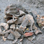 Szydłów. Odkrycia archeologów przy ruinach kościoła i szpitala świętego Ducha / Krzysztof Bujnowicz / Radio Kielce