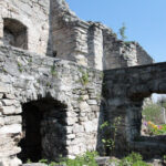 Szydłów. Odkrycia archeologów przy ruinach kościoła i szpitala świętego Ducha / Krzysztof Bujnowicz / Radio Kielce