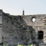 Szydłów. Odkrycia archeologów przy ruinach kościoła i szpitala świętego Ducha / Krzysztof Bujnowicz / Radio Kielce