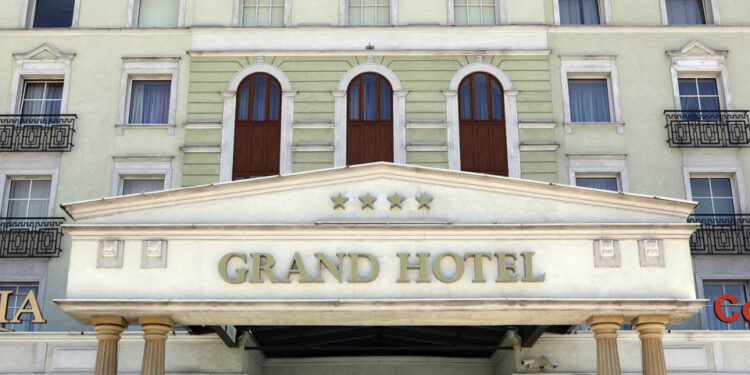 Grand Hotel (dawniej Hotel Centralny) / Wojciech Habdas / Radio Kielce