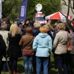 Kielce. Program „Interwencja” - mieszkańcy przeciwni wycince drzew / Krzysztof Bujnowicz / Radio Kielce