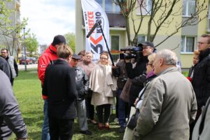 Kielce. Program „Interwencja” - mieszkańcy przeciwni wycince drzew / Krzysztof Bujnowicz / Radio Kielce