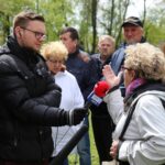 Kielce. Program „Interwencja” - mieszkańcy przeciwni wycince drzew / Krzysztof Bujnowicz / Radio Kielce
