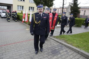 04.05.2017 Kielce. Rozpoczęcie obchodów Święta Strażaka. Uroczysta zmiana warty przed komendą na ul. Sandomierskiej. / Jarosław Kubalski / Radio Kielce