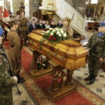 05.05.2017 Kielce. Katedra. Pogrzeb Henryka Kasprzaka, żołnierza Armii Krajowej. / Jarosław Kubalski / Radio Kielce