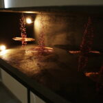 05.05.2017 Kielce. BWA. Wystawa NATURALNIE – SZTUKA! Mirosław Maszlanko – Instalacja. / Jarosław Kubalski / Radio Kielce