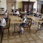 06.05.2017 Kielce. Egzamin Cambridge English w Muzeum Narodowym. / Jarosław Kubalski / Radio Kielce