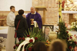 06.05.2017 Kielce. Kościół św. Józefa Robotnika. Pogrzeb Bogumiła Gozdura byłego trenera m.in piłkarzy Korony Kielce. / Jarosław Kubalski / Radio Kielce