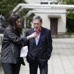 11.05.2017 Kielce. Aktor Jan Englert odwiedził Państwowe Liceum Plastyczne. / Jarosław Kubalski / Radio Kielce