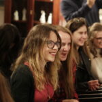 11.05.2017 Kielce. Aktor Jan Englert odwiedził Państwowe Liceum Plastyczne. / Jarosław Kubalski / Radio Kielce