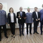 17.05.2017 Korytnica. Podsumowanie wyników Programu „Bezpieczne Świętokrzyskie” za rok 2016 oraz wręczenie nagrody „Koziołka”. III miejsce dla powiatu koneckiego. / Jarosław Kubalski / Radio Kielce