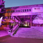 18.05.2017 Kielce. Iluminacja Radia Kielce na Światowy Dzień Nieswoistych Zapaleń Jelita. / Jarosław Kubalski / Radio Kielce