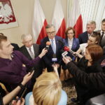 19.05.2017 Kielce. Wiceminister rodziny, pracy i polityki społecznej Stanisław Szwed wraz z parlamentarzystami podczas konferencji prasowej w ŚUW. / Jarosław Kubalski / Radio Kielce