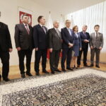 19.05.2017 Kielce. Wiceminister rodziny, pracy i polityki społecznej Stanisław Szwed wraz z parlamentarzystami podczas konferencji prasowej w ŚUW. / Jarosław Kubalski / Radio Kielce