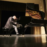 20.05.2017 Kielce. Charytatywny koncert dla chorego Adasia Zaczkowskiego. Gra Maksym Rzemiński. / Jarosław Kubalski / Radio Kielce