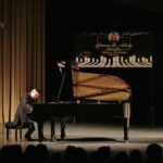 20.05.2017 Kielce. Charytatywny koncert dla chorego Adasia Zaczkowskiego. Gra Maksym Rzemiński. / Jarosław Kubalski / Radio Kielce