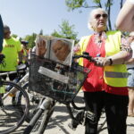 20.05.2017 Kielce. 12. Rodzinna Majówka Rowerowa z biskupem Marianem Florczykiem. / Jarosław Kubalski / Radio Kielce