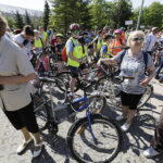 20.05.2017 Kielce. 12. Rodzinna Majówka Rowerowa z biskupem Marianem Florczykiem. / Jarosław Kubalski / Radio Kielce