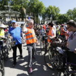 20.05.2017 Kielce. 12. Rodzinna Majówka Rowerowa z biskupem Marianem Florczykiem. / Jarosław Kubalski / Radio Kielce