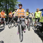 20.05.2017 Kielce. 12. Rodzinna Majówka Rowerowa z biskupem Marianem Florczykiem. / Jarosław Kubalski / Radio Kielce