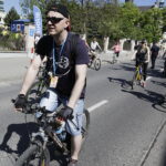 20.05.2017 Kielce. 12. Rodzinna Majówka Rowerowa z biskupem Marianem Florczykiem. / Jarosław Kubalski / Radio Kielce