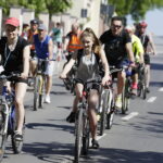 20.05.2017 Kielce. 12. Rodzinna Majówka Rowerowa z biskupem Marianem Florczykiem. / Jarosław Kubalski / Radio Kielce