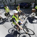 20.05.2017 Kielce. 12. Rodzinna Majówka Rowerowa z biskupem Marianem Florczykiem. / Jarosław Kubalski / Radio Kielce