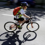 20.05.2017 Kielce. 12. Rodzinna Majówka Rowerowa z biskupem Marianem Florczykiem. / Jarosław Kubalski / Radio Kielce