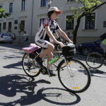 20.05.2017 20.05.2017 Kielce. 12. Rodzinna Majówka Rowerowa z biskupem Marianem Florczykiem. / Jarosław Kubalski / Radio Kielce