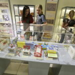 20.05.2017 Kielce. Europejska Noc Muzeów. Muzeum Zabawek i Zabawy. / Jarosław Kubalski / Radio Kielce