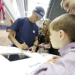 24.05.2017 Kielce. Piotr Żyła odwiedził Targi Kielce. / Jarosław Kubalski / Radio Kielce