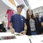 24.05.2017 Kielce. Piotr Żyła odwiedził Targi Kielce. / Jarosław Kubalski / Radio Kielce