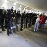 28.05.2017 Kielce. Przyjazd kibiców Legii Warszawa na mecz z Koroną. Policja. / Jarosław Kubalski / Radio Kielce