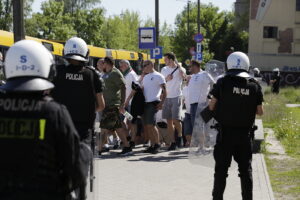 28.05.2017 Kielce. Przyjazd kibiców Legii Warszawa na mecz z Koroną. Policja. / Jarosław Kubalski / Radio Kielce