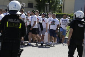 28.05.2017 Kielce. Przyjazd kibiców Legii Warszawa na mecz z Koroną. Policja. / Jarosław Kubalski / Radio Kielce