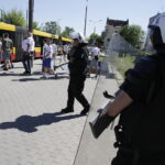 28.05.2017 Kielce. Przyjazd kibiców Legii Warszawa na mecz z Koroną. Policja. / Jarosław Kubalski / Radio Kielce