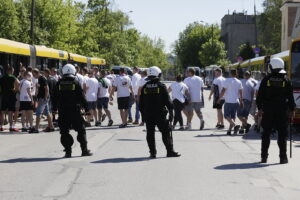 28.05.2017 Kielce. Przyjazd kibiców Legii Warszawa na mecz z Koroną. Policja. / Jarosław Kubalski / Radio Kielce