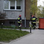 14.05.2017 Kielce. Mężczyzna groził, że skoczy z 9-ego piętra wieżowca przy ulicy Sandomierskiej. / Jarosław Kubalski / Radio Kielce