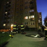 14.05.2017 Kielce. Mężczyzna groził, że skoczy z 9-ego piętra wieżowca przy ulicy Sandomierskiej. / Jarosław Kubalski / Radio Kielce