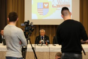 Kornel Morawiecki promował w Kielcach swoje nowe ugrupowanie polityczne: Wolni i Solidarni / Robert Felczak / Radio Kielce