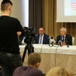 Kornel Morawiecki promował w Kielcach swoje nowe ugrupowanie polityczne: Wolni i Solidarni / Robert Felczak / Radio Kielce