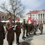 02.05.2017 Kielce. Dzień Flagi. Uroczystości na Rynku / Włodzimierz Batóg / Radio Kielce