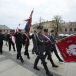 02.05.2017 Kielce. Dzień Flagi. Uroczystości na Rynku / Włodzimierz Batóg / Radio Kielce